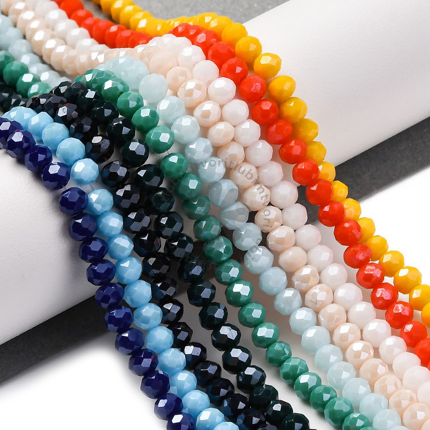 Sklenené brúsené korálky, 4x3 mm - 1 vlasec