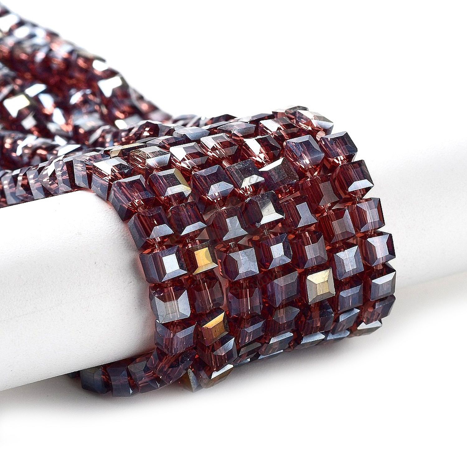 Fazetované sklenené korálky, kocky, 4 mm - 100 ks